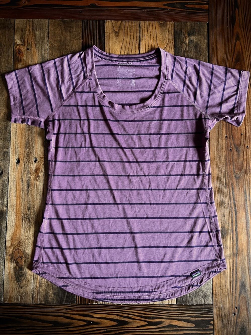 PATAGONIA • Capilene Cool Trail ultra soft technical performance purple tshirt